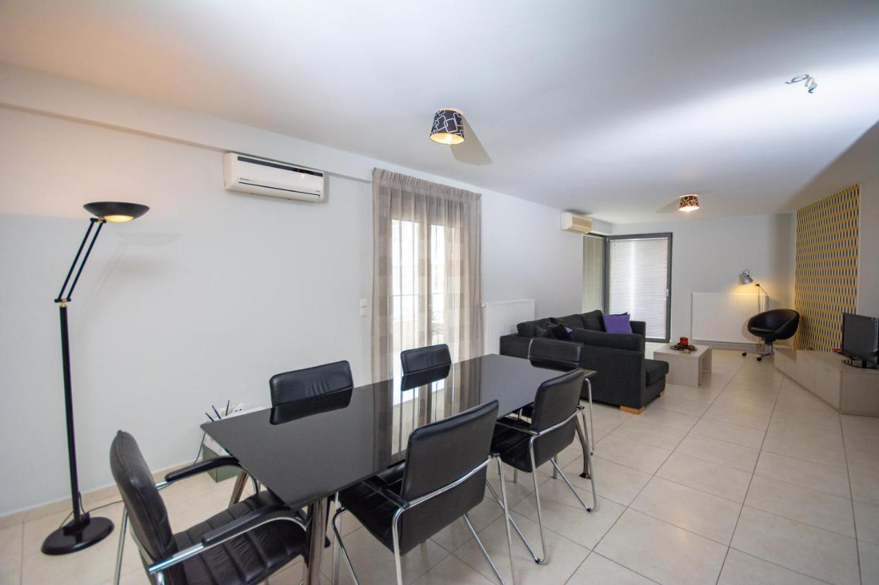 Spacious Fully Equipped 3Bd 2Bath Apt In The Heart Of City With Balconies Ac And Fast Wifi #2 كاندية المظهر الخارجي الصورة