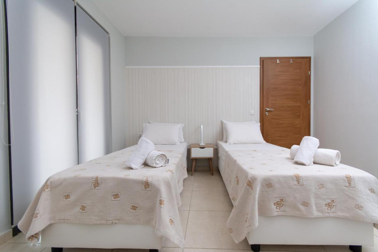 Spacious Fully Equipped 3Bd 2Bath Apt In The Heart Of City With Balconies Ac And Fast Wifi #2 كاندية المظهر الخارجي الصورة